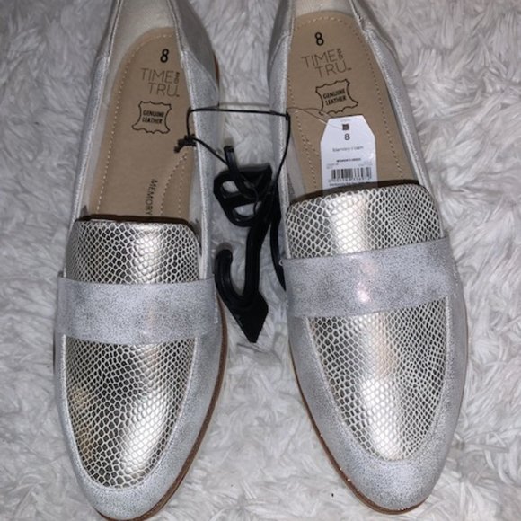 Time and Tru Shoes - 3/$20 Time and Tru 8 Silver Leather Shoes